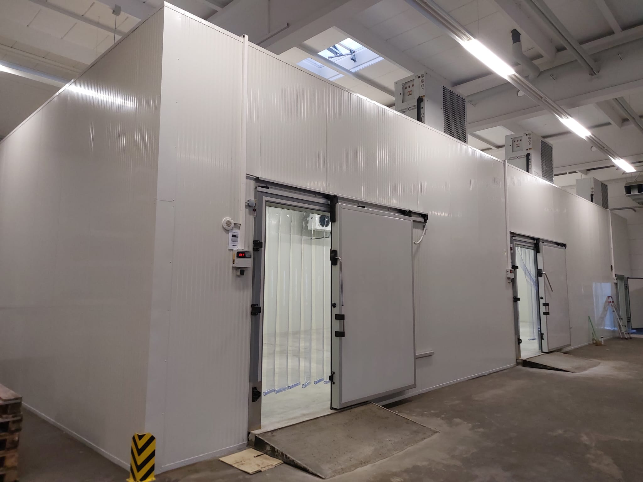 8*20 m  -18 kühlhaus